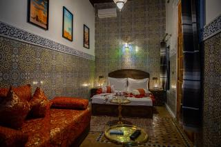 RIAD HIKAYA - Born of History - 2