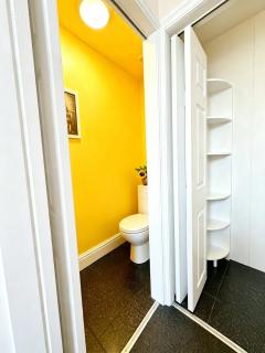 Blackpool Stays Large Themed Guest House - 8