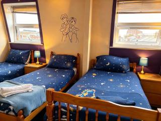 Blackpool Stays Large Themed Guest House - 6