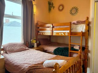 Blackpool Stays Large Themed Guest House - 5
