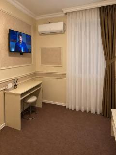 Baku Express Guest House - PRIVATE rooms with SHARED bathrooms - 5