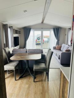 Marina Bay Holiday Home 24 - 6