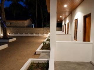 ALZA BAY Hotel - 3