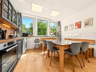Spotlight ONE für bis zu 14, Gamingzimmer, 2 Bäder - 2