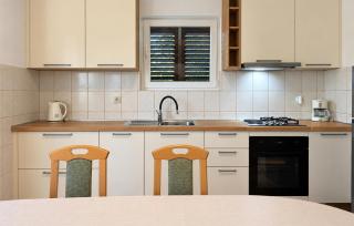 4 Bedroom Amazing Home In Sukosan - 6