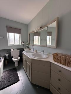 Beautiful room facing the sea - 1