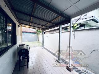 KL Bungalow 28 Pax - 7 Cars - Karaoke, Games & Meeting Area - 9 min to KLCC - 7