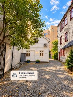 Historic Bergen House with 2 Separate Apartments on a Quiet Pedestrian Lane - Free Parking - 7