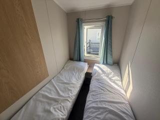 Camber Sands - Parkdean Resorts - Willow Victory 3 Bedroom Caravan - Sleeps 8 people - WIFI Included, Parking on-site - 4