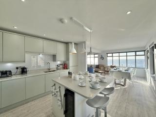Cobb Gate Beach House - 2