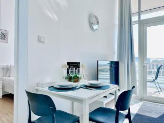 Stylish 1BR Oasis 2, Masdar City - Abu Dhabi - 8