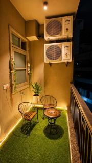 Citylight Stay, 1bhk, Balcony, near 32nd Avenue - 8