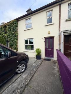 Town House with Free Parking - 6