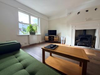 Town House with Free Parking - 4