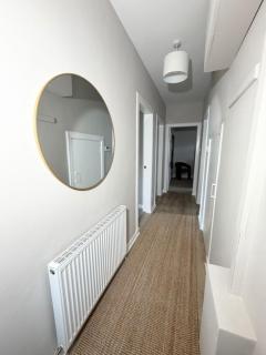Elegant 2-BDR Flat in Glasgow - Sleeps 4 - Parking - 2