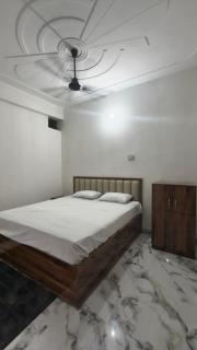 Hotel Maa Vindhyavasini - 3