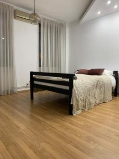 Cosy Shared Central Apartment - 6