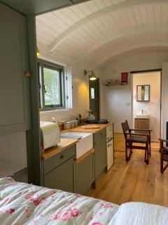 Romantic Shepherds Hut near Bude, North Cornwall - 5