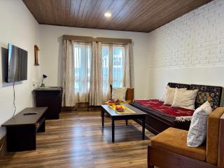 Sera Loft - 2 Min walk to MG Marg - 0