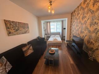 Cozy Ivory Studio - 7