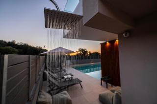 Aelia Luxury Apartments & Pool - 4