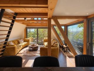 Modern cottage, views and a jacuzzi - 9