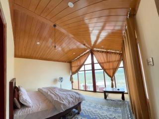 The Crescent Resort - 7