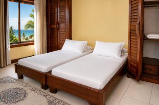 Lido Beachfront Resort - 2