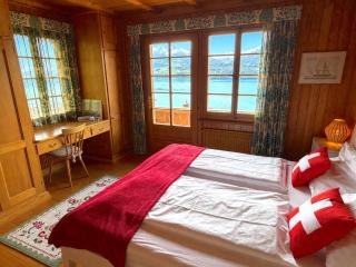 Concierge, Lake Thun Alps Scenic Views by SwissHut - 1