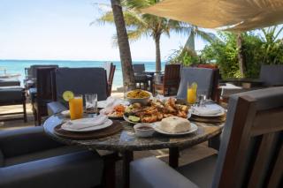 Lido Beachfront Resort - 7