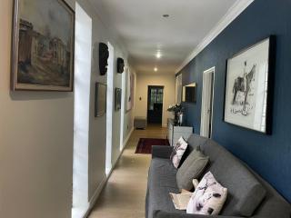 The Orca, Bryanston Entire 4 Bed House - 2