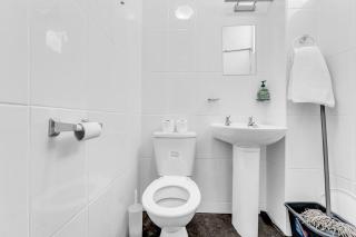Affordable 1-Bedroom Stay in Blackpool - 7