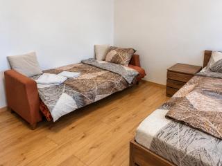 Three Apartments Sleeps Ten Fifteen Minutes From Center Via Enkplatz - 2