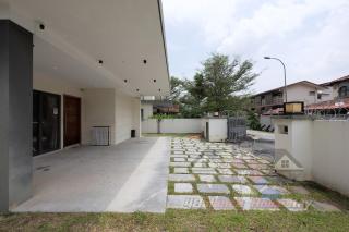Pool Villa near KLCC 34 Pax - Karaoke & PS5 - 9 Cars - 7