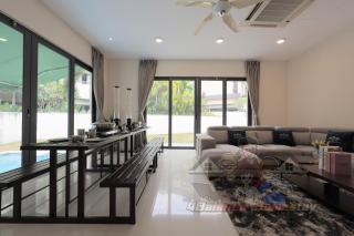Pool Villa near KLCC 34 Pax - Karaoke & PS5 - 9 Cars - 3