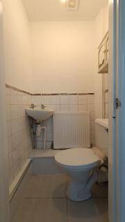 Hot Tub & Pool Table Getaway Opposite Stadium! - 4