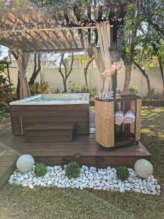 Elegant Bryanston Home-Hot Tub and Garden Retreat - 0