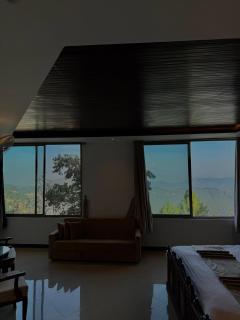 RockCliff Resort- Premium Executive Mountain View Room -5 Min to GPO - 7