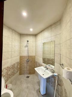 RockCliff Resort- Premium Executive Mountain View Room -5 Min to GPO - 2