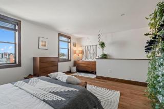 Trendy Fishtown with Spacious Backyard and Walking Distance to Bars and Cafes - 2