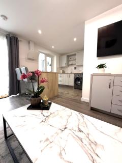 Stylish One Bedroom Apartment - 5