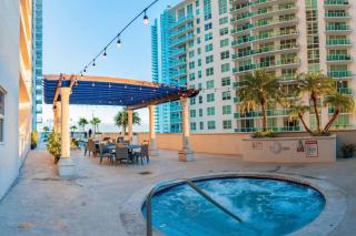 Studios in Brickell with Pool, Gym, free parking and Game Room - 9