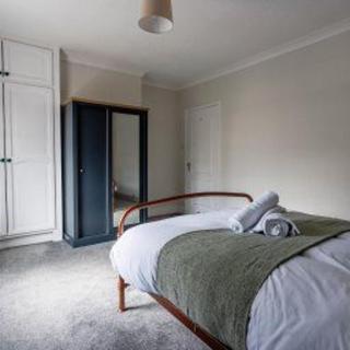 Central Bishop Auckland - House - Sleeps 4 - 6