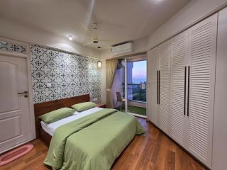 Gulzar Premium Stays - Beach view 2 BHK at Payyambalam - Fully Air-conditioned - 6