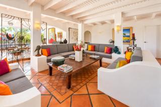 5BR Villa with Private Pool Near Palm Beach - 2