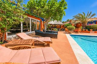5BR Villa with Private Pool Near Palm Beach - 1