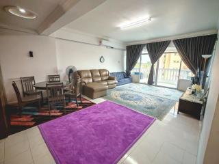 DHana Pantai Puteri Homestay - 1