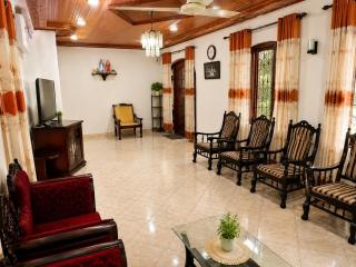 Dona's Villa, Coastal Tropical House - 2