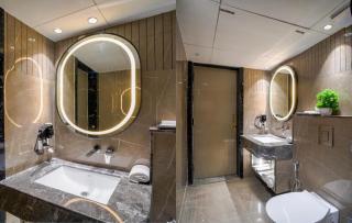The Horizon By LA Riqueza Hotels - A Premium Hotel in the Heart of City - 05 Mins from New Delhi Station & Connaught Place - 6