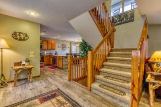 Tree Tops by HoneyBearCabins - Sleeps 10 - 4